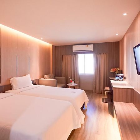 Golden City Rayong Hotel Екстер'єр фото