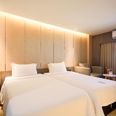 Golden City Rayong Hotel Екстер'єр фото