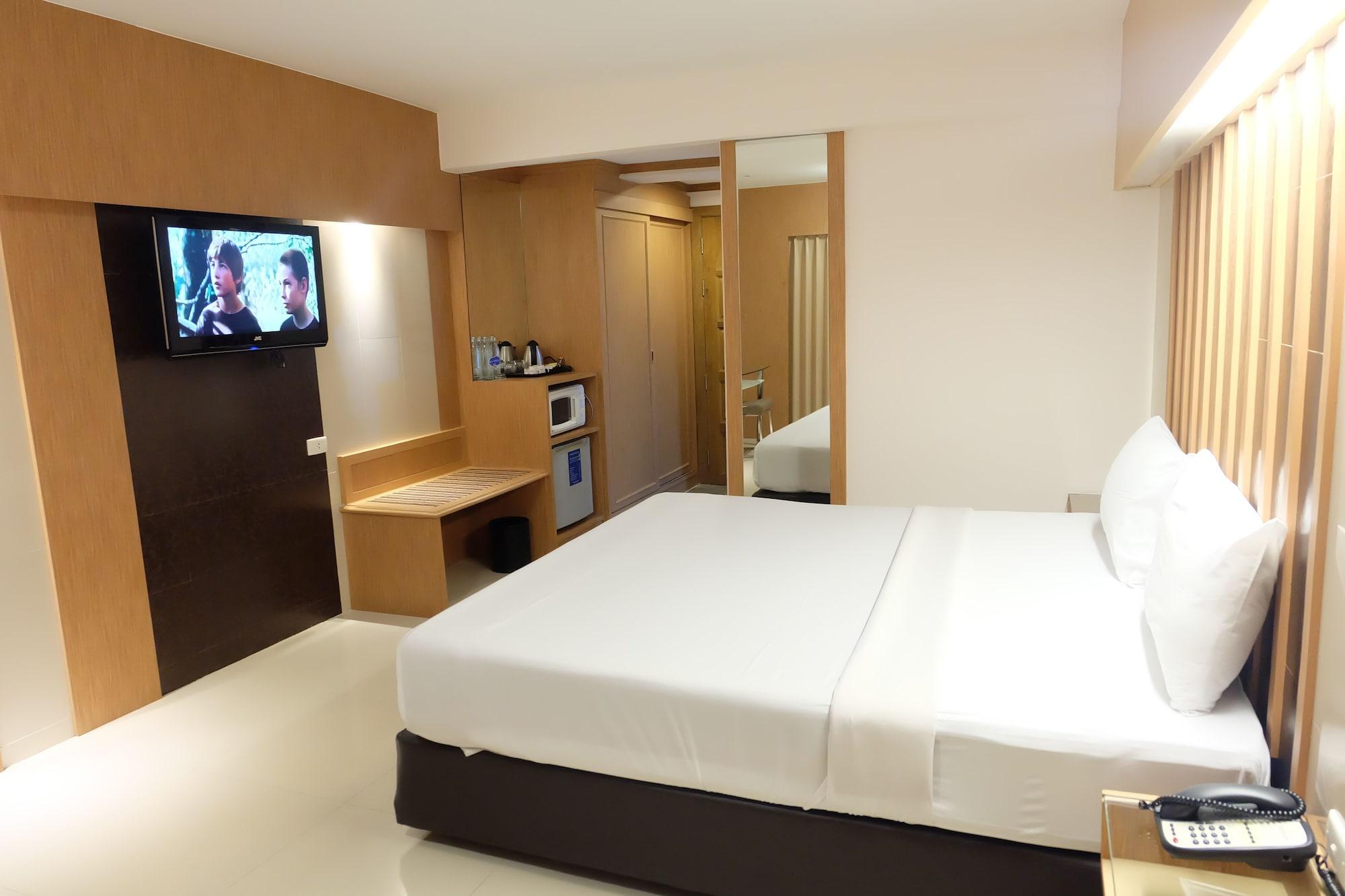 Golden City Rayong Hotel Екстер'єр фото