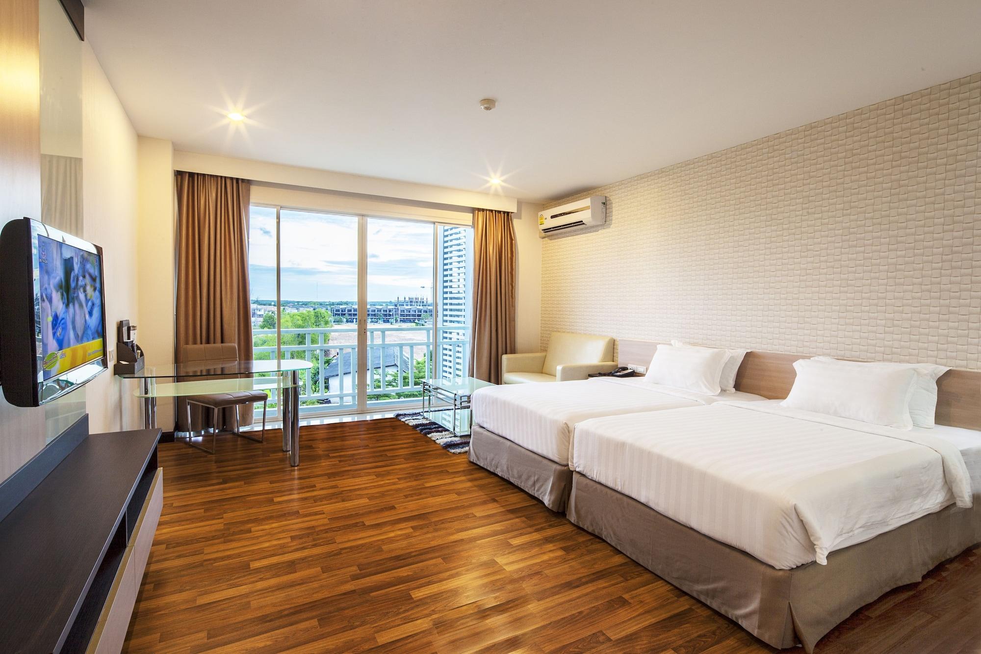 Golden City Rayong Hotel Екстер'єр фото