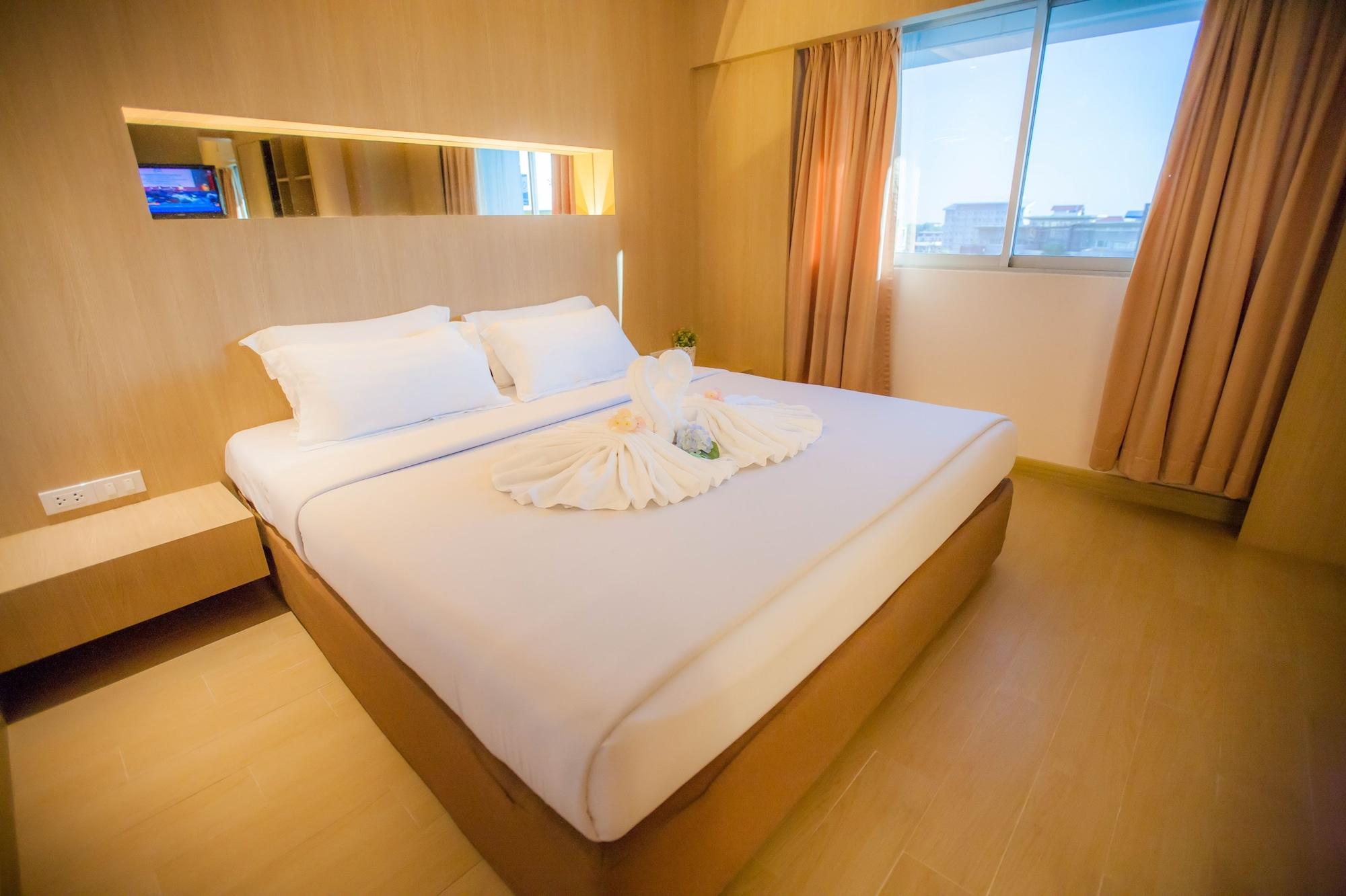 Golden City Rayong Hotel Екстер'єр фото