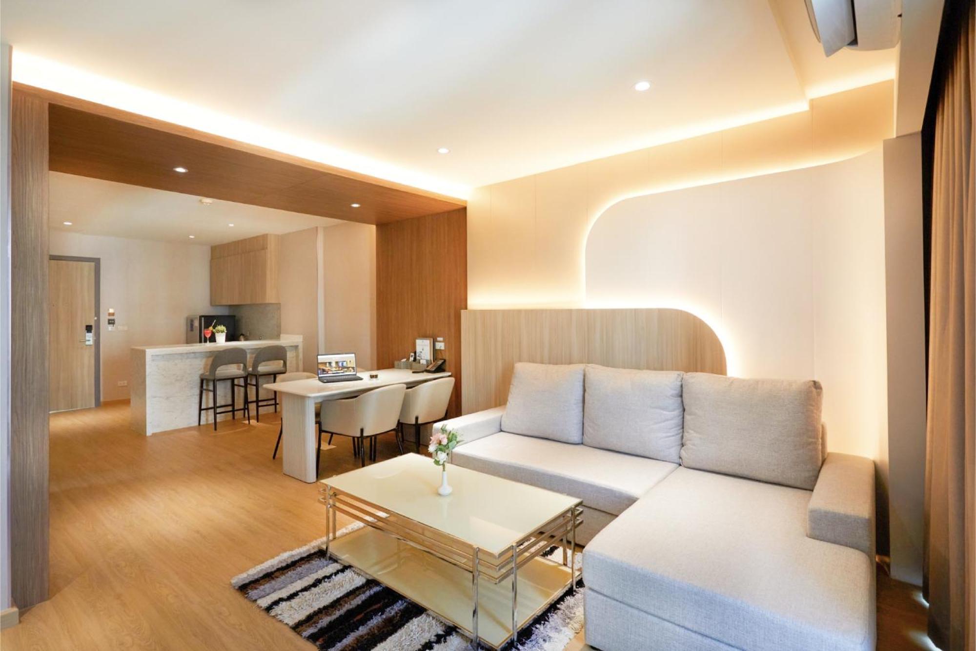 Golden City Rayong Hotel Екстер'єр фото