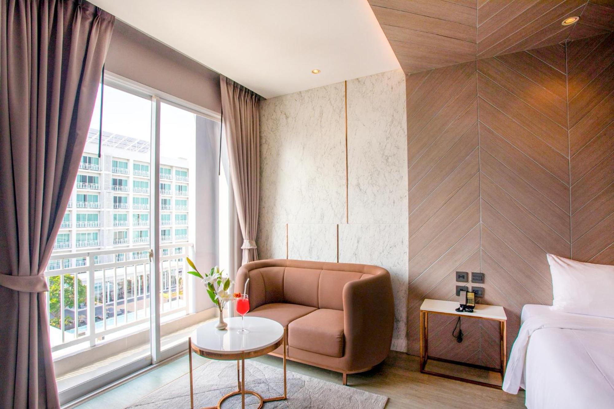 Golden City Rayong Hotel Екстер'єр фото