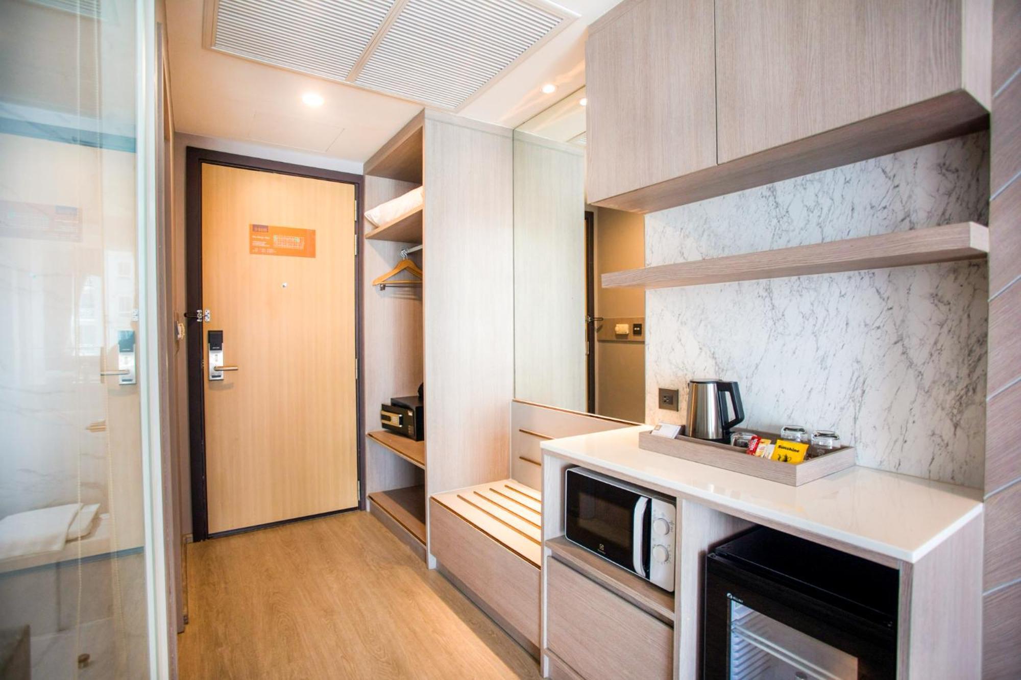 Golden City Rayong Hotel Екстер'єр фото