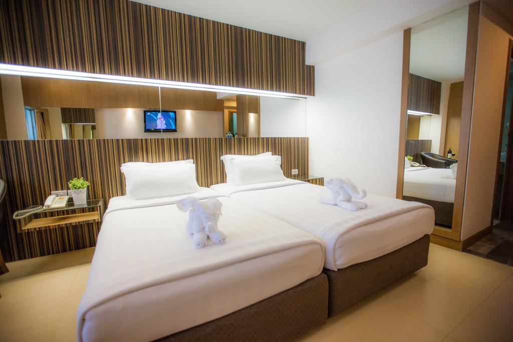 Golden City Rayong Hotel Екстер'єр фото