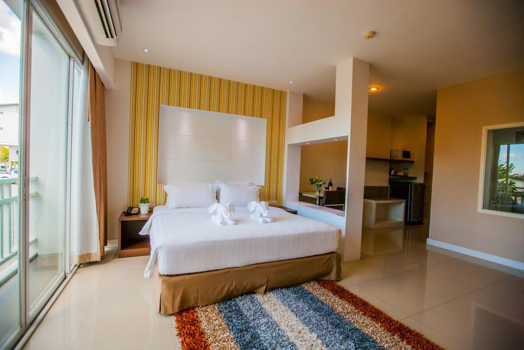 Golden City Rayong Hotel Екстер'єр фото