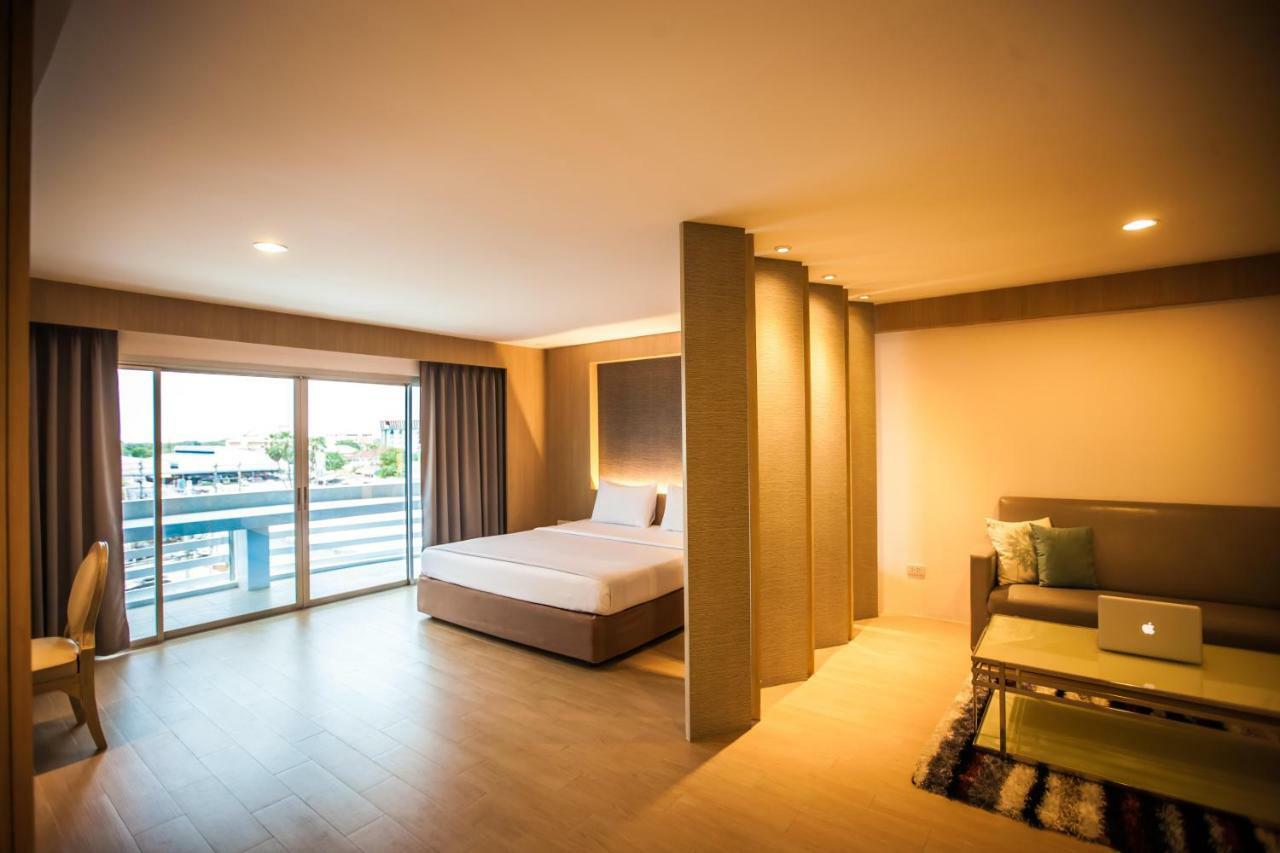 Golden City Rayong Hotel Екстер'єр фото